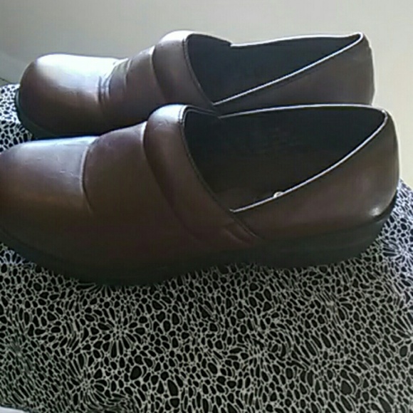 ingaro nursing shoes